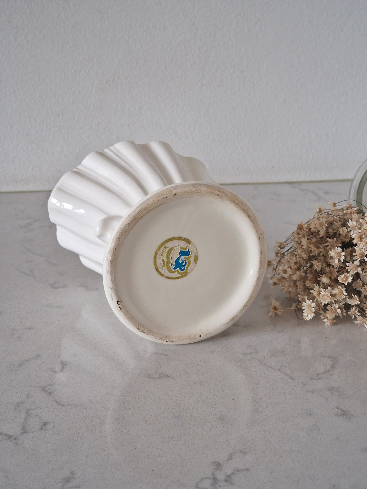 Porcelain flower pot