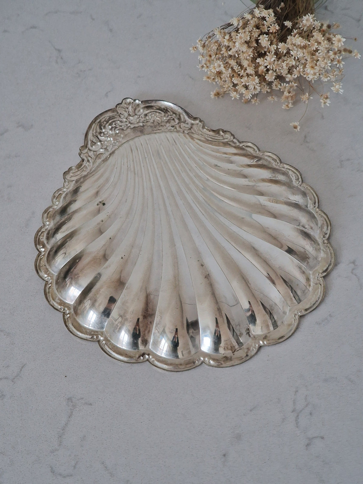 A big plate of clams