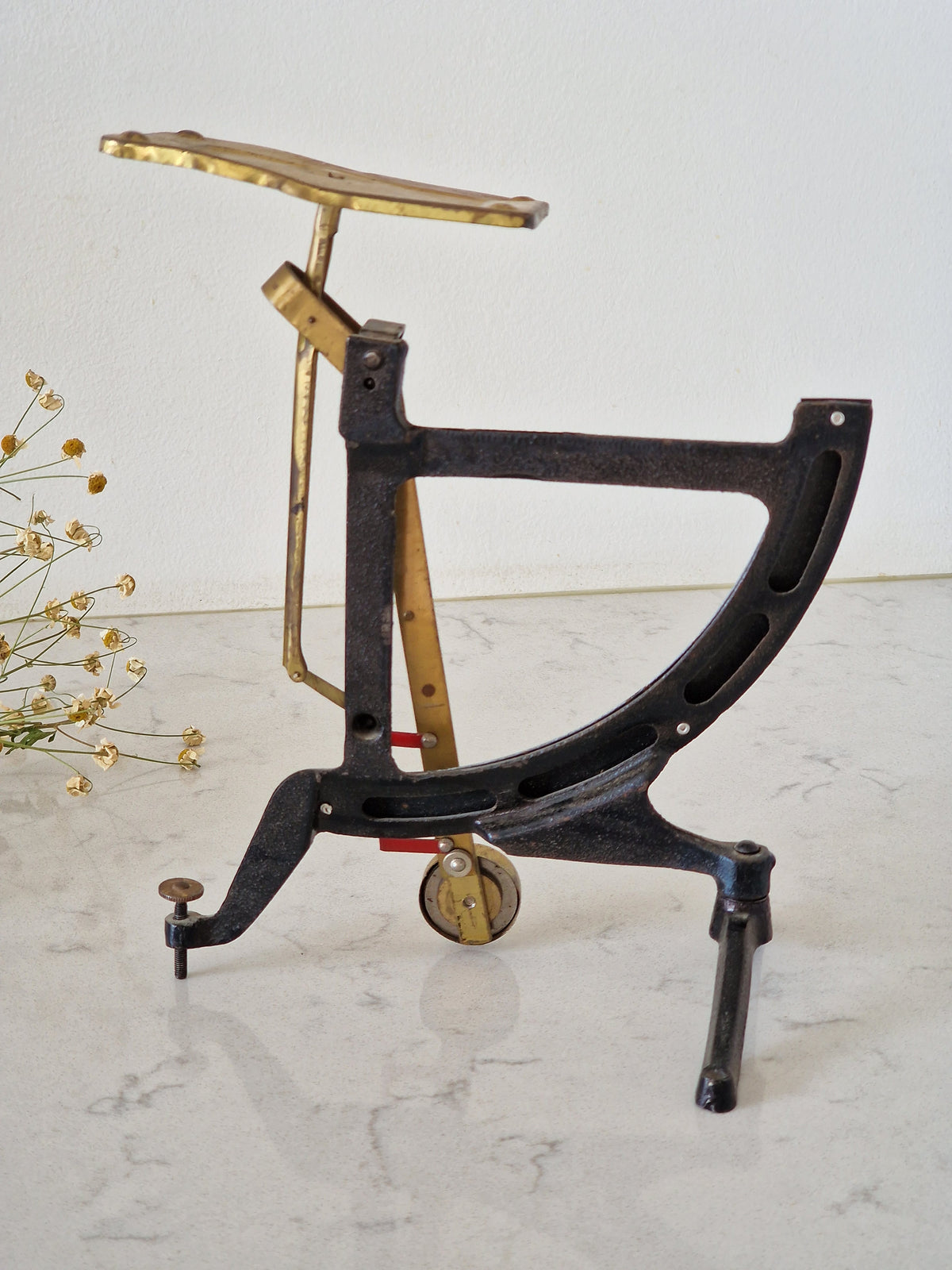 Letter scale and weights