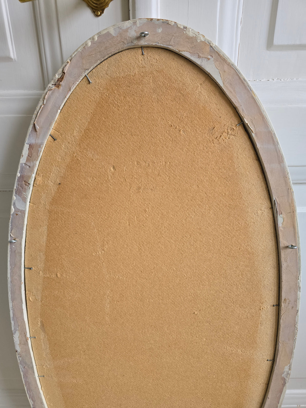 Iso soikea peili