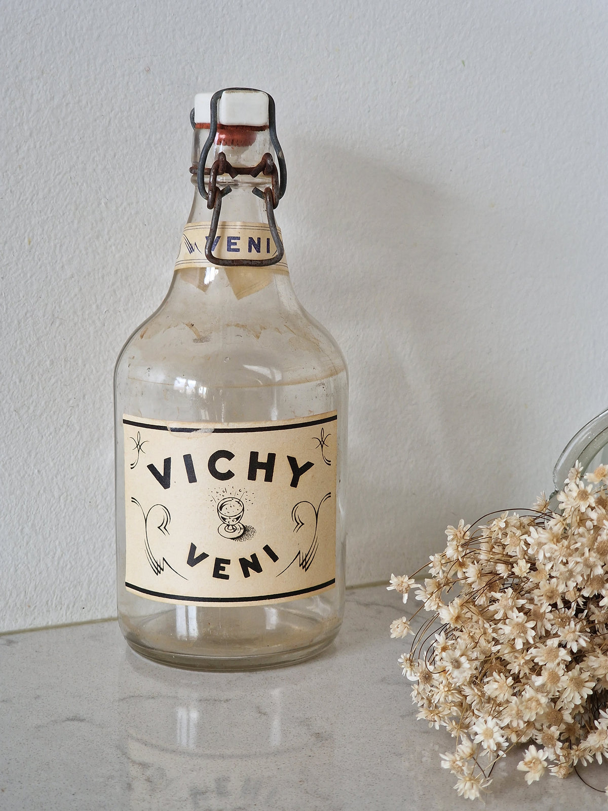 Vichy Veni glass bottle
