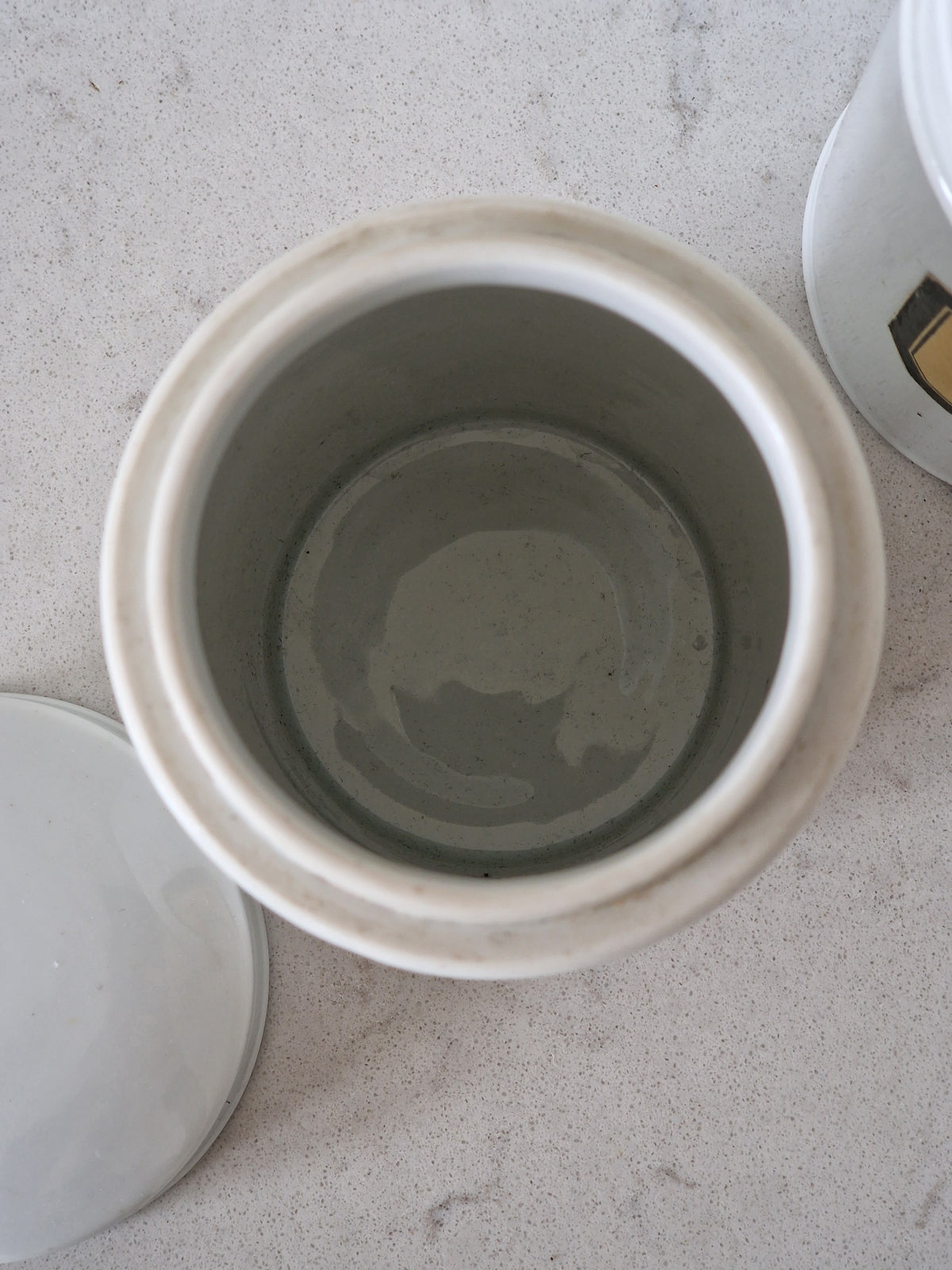 Porcelain medicine jars 2 pcs