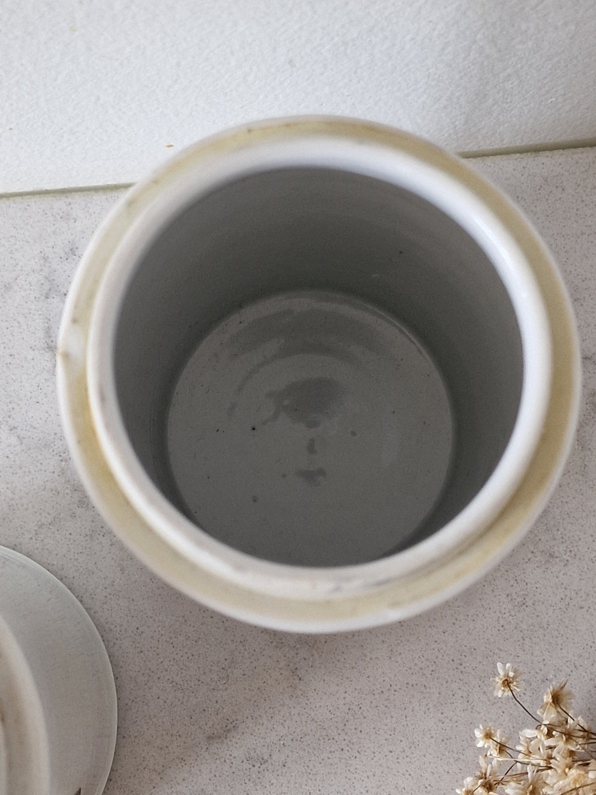 Porcelain medicine jars 2 pcs