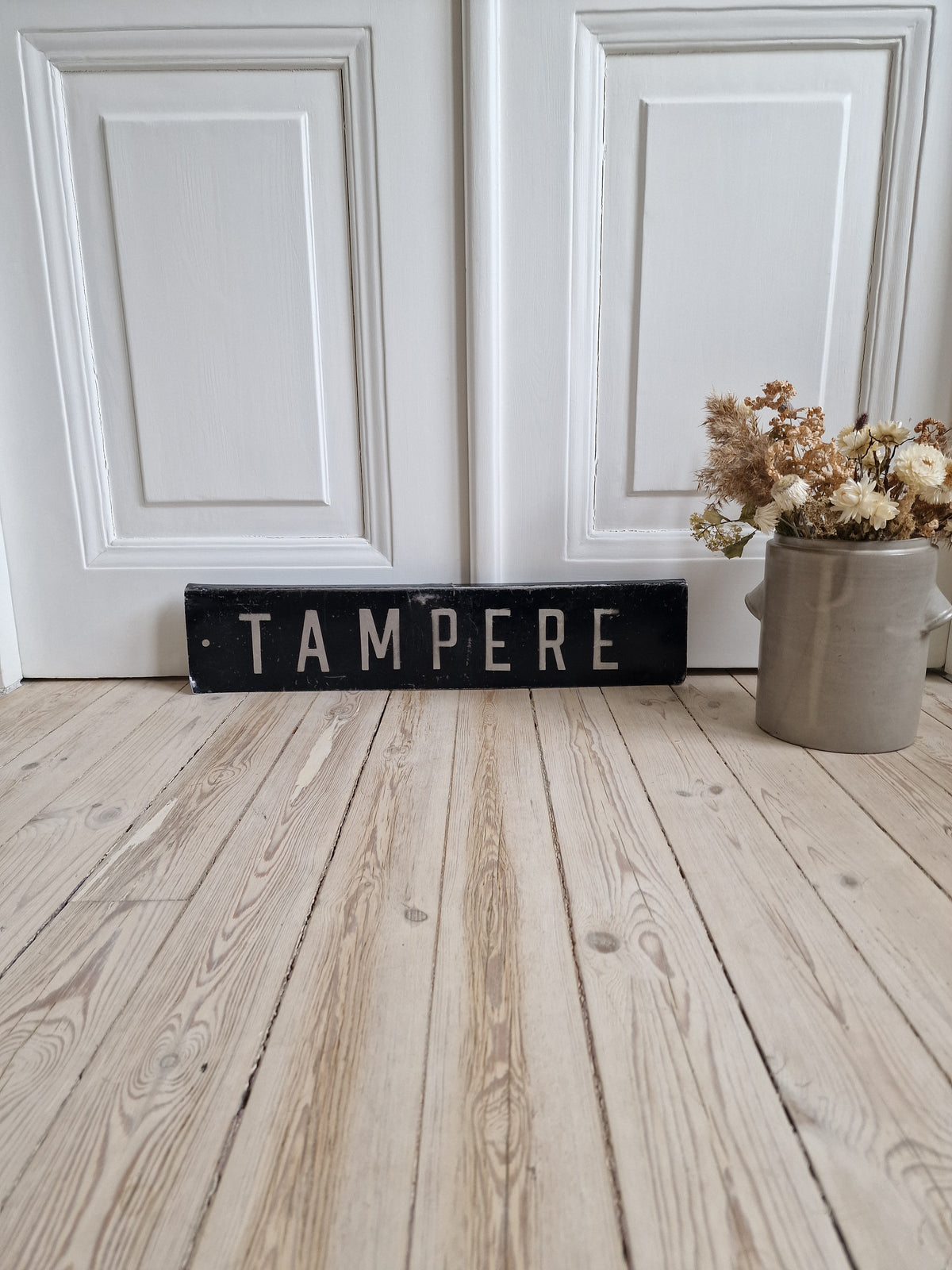 Vanha metallinen Tampere-kyltti