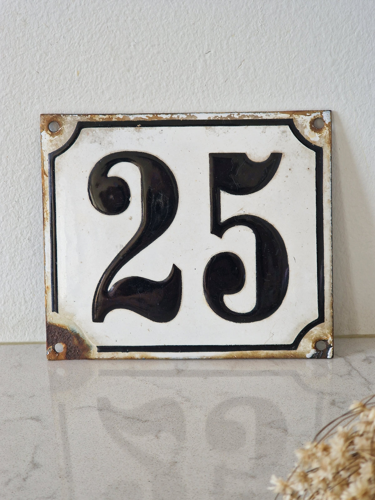 Enamel sign no. 25