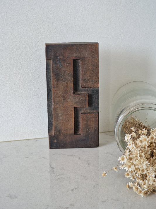 Large wooden booklet E