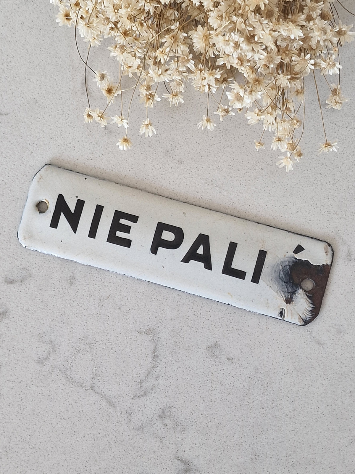 Enamel sign Niepalić (no smoking)
