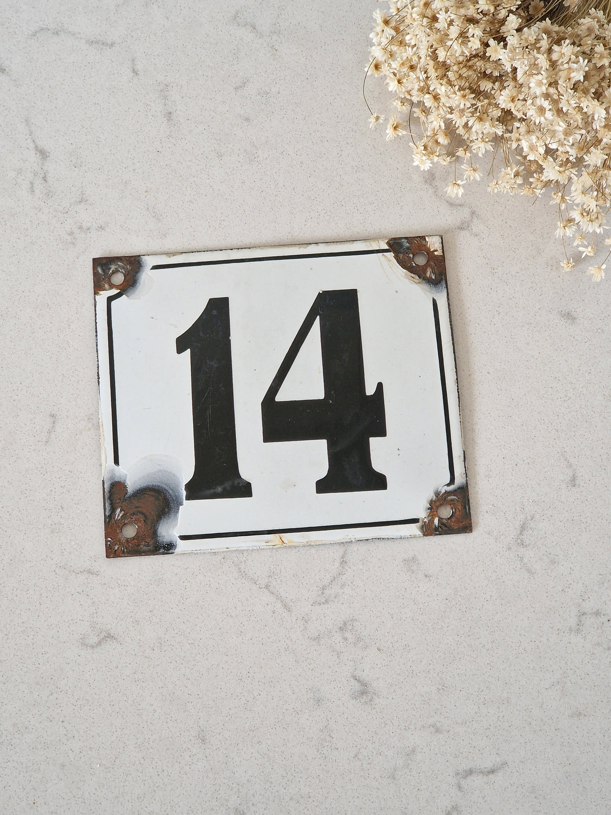 vanha emalinen numero 14