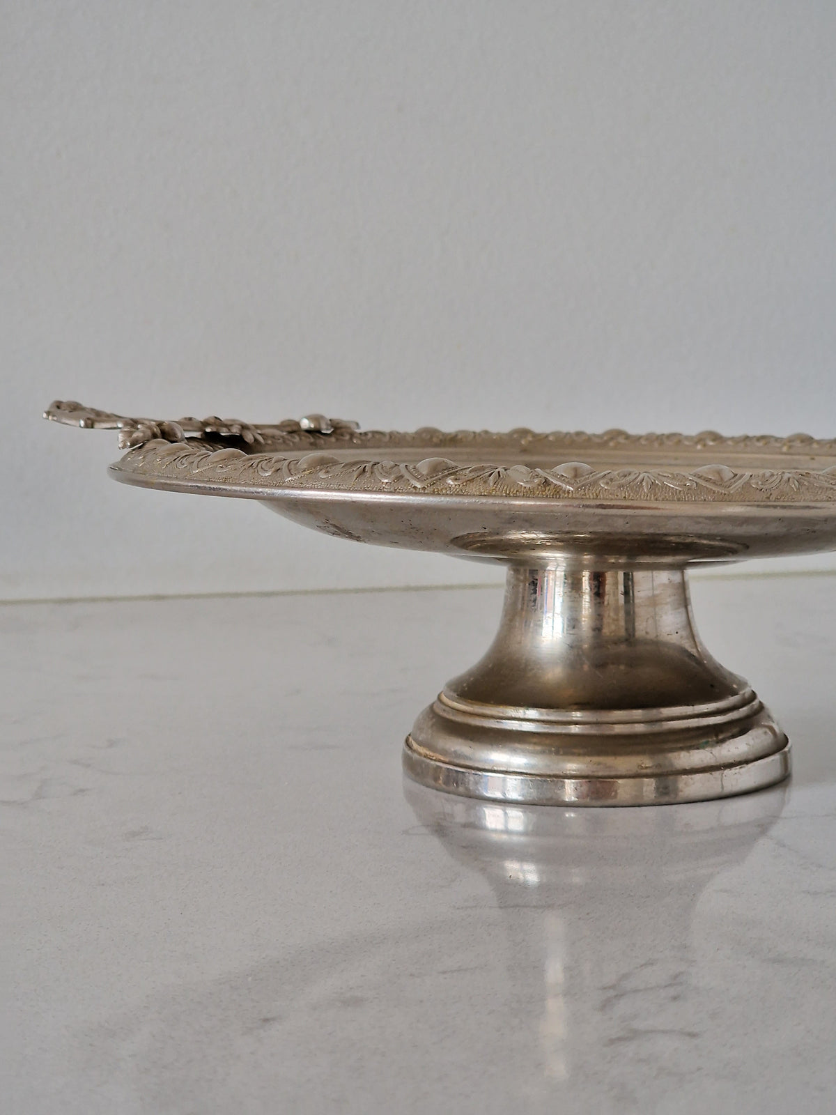 Patinated serving dish