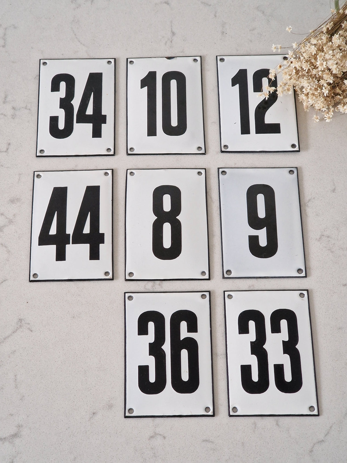 vanhat emaliset numerot