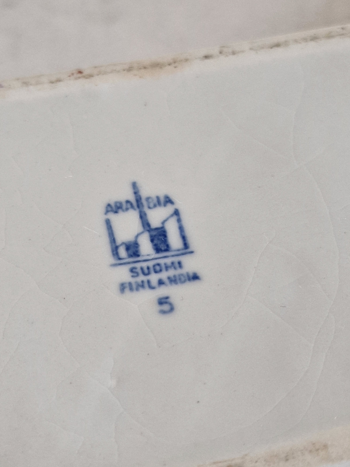 Inkivääriä posliinilaatikko