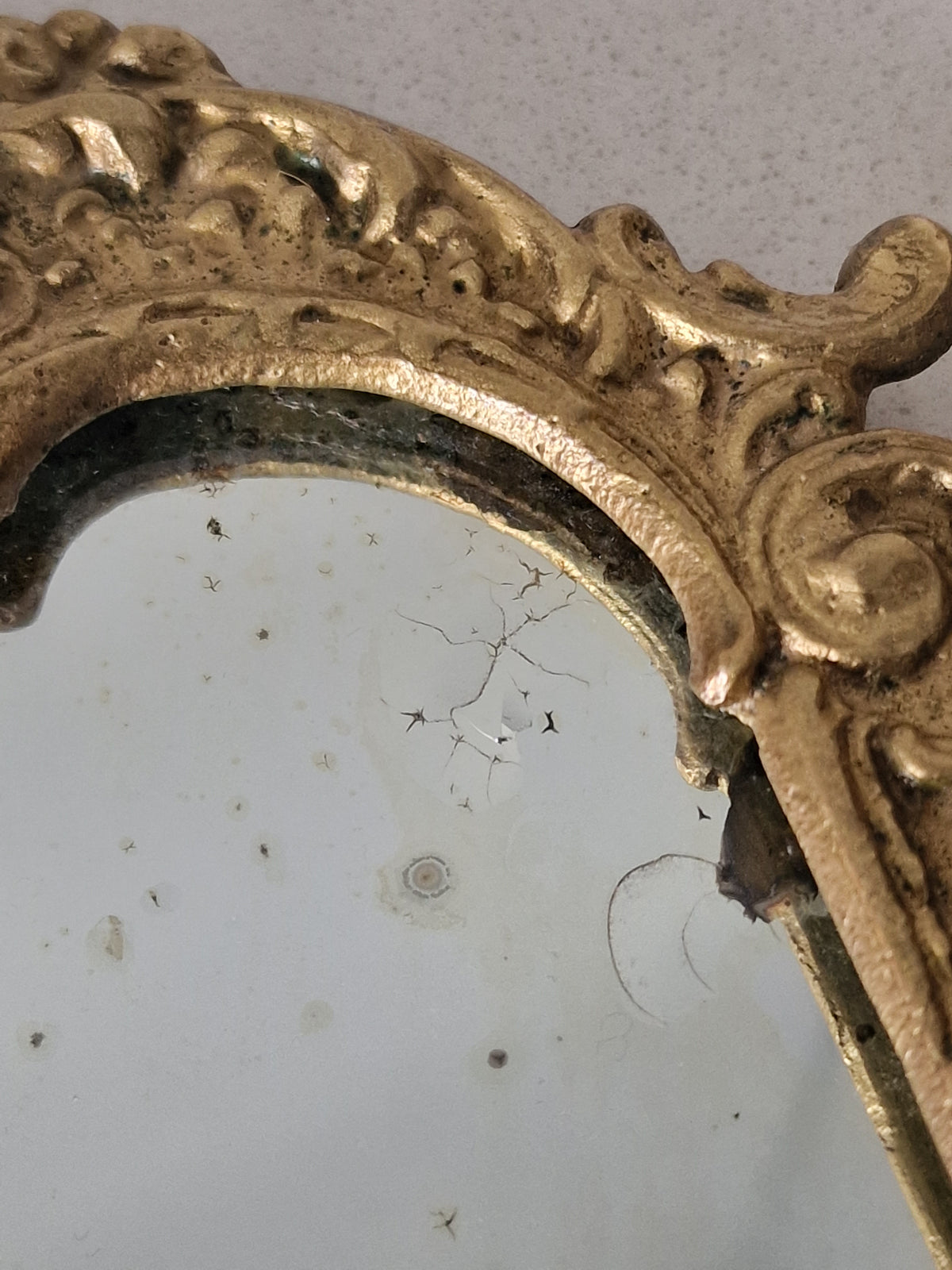 Hand mirror