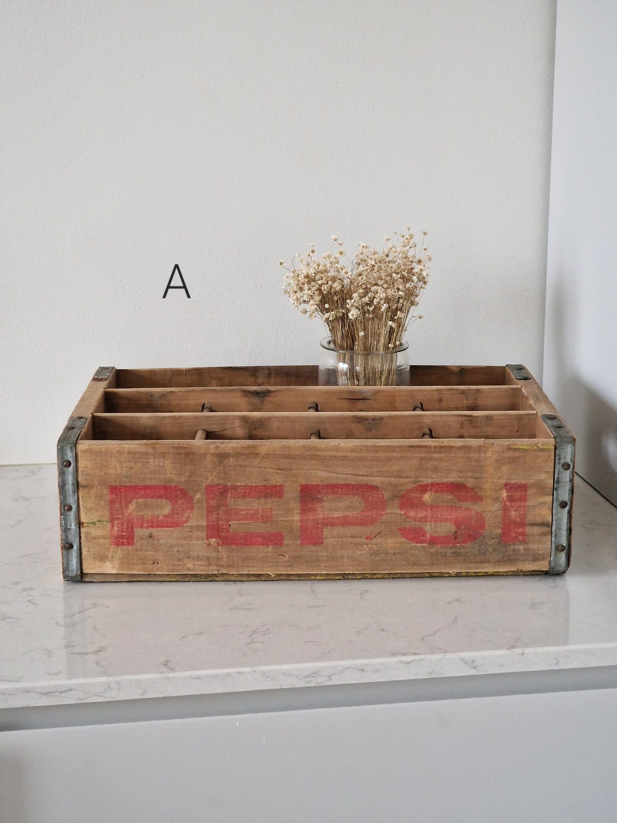 Vanha Pepsi-puulaatikko sisustukseen, 1960-luku