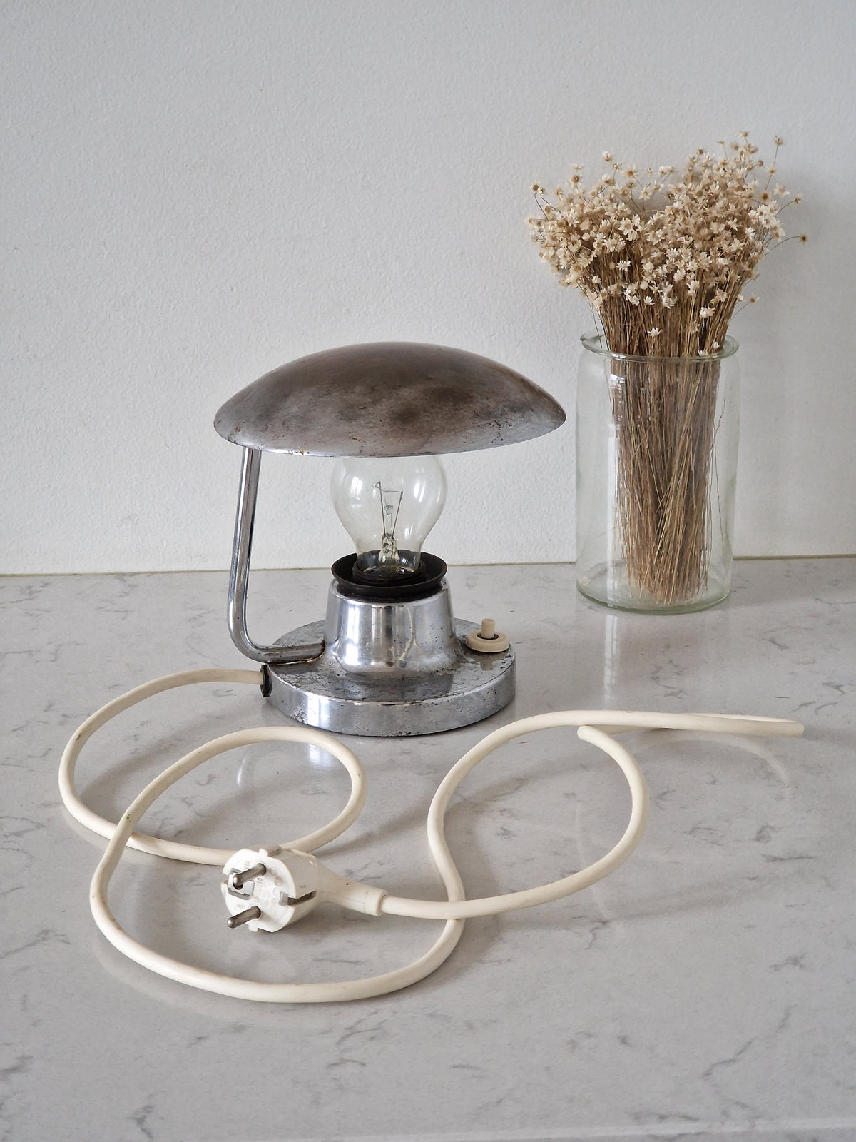 Industrial floor lamp
