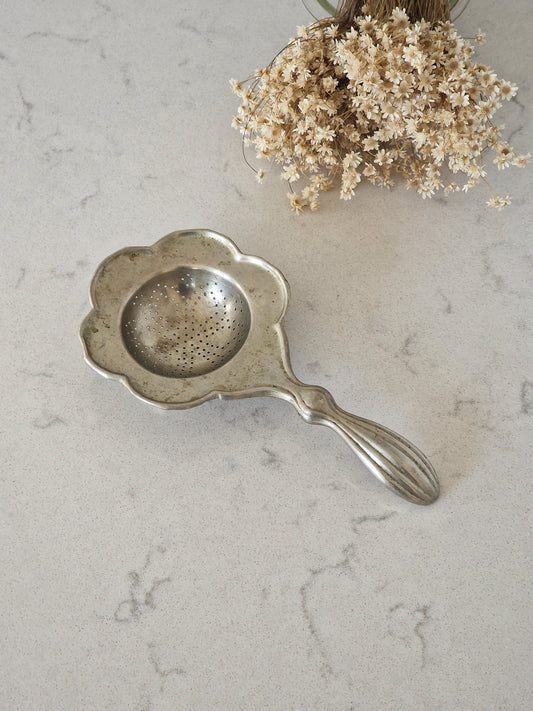 Tea strainer