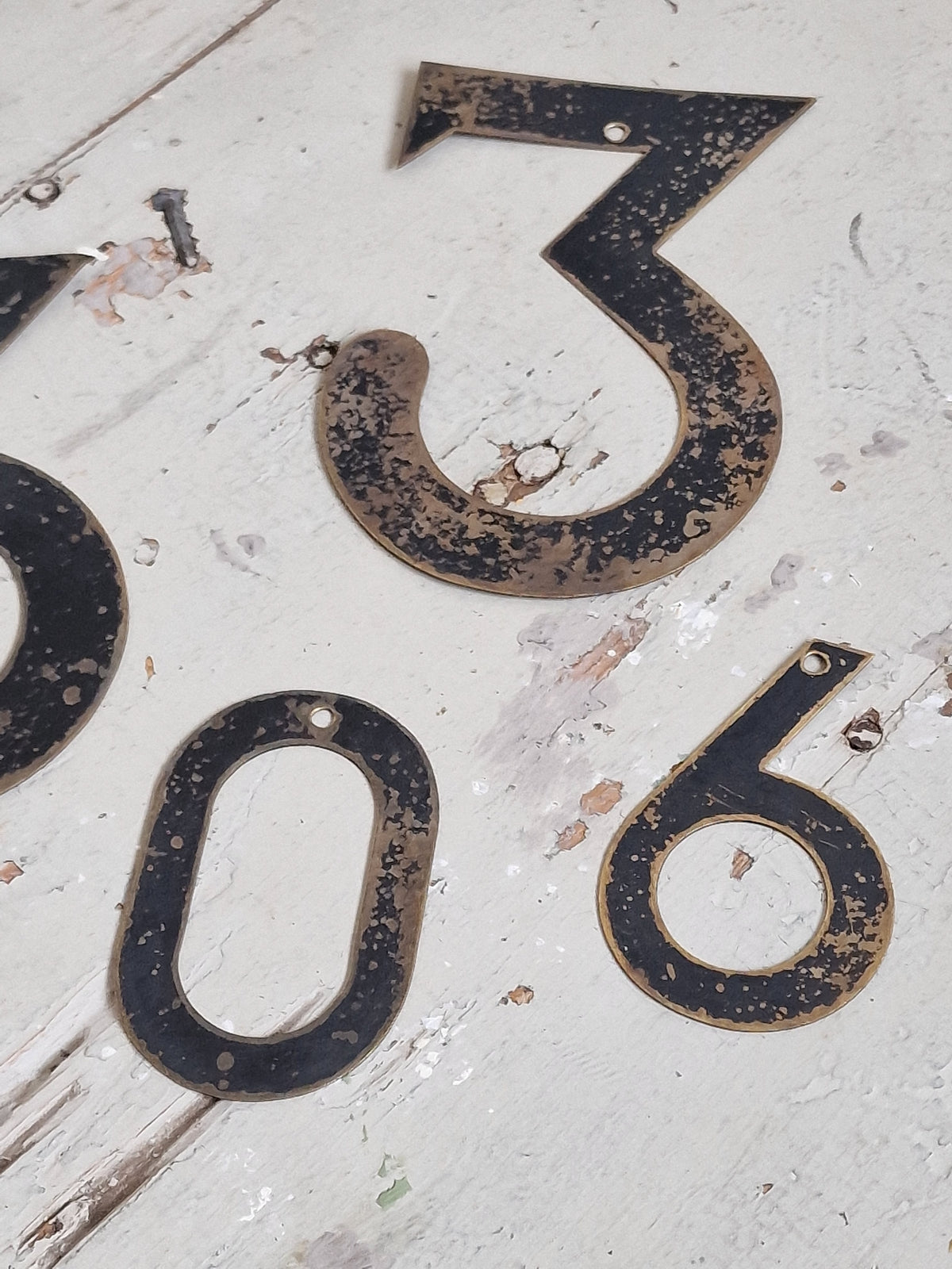 Vanhat patinoituneet numerot