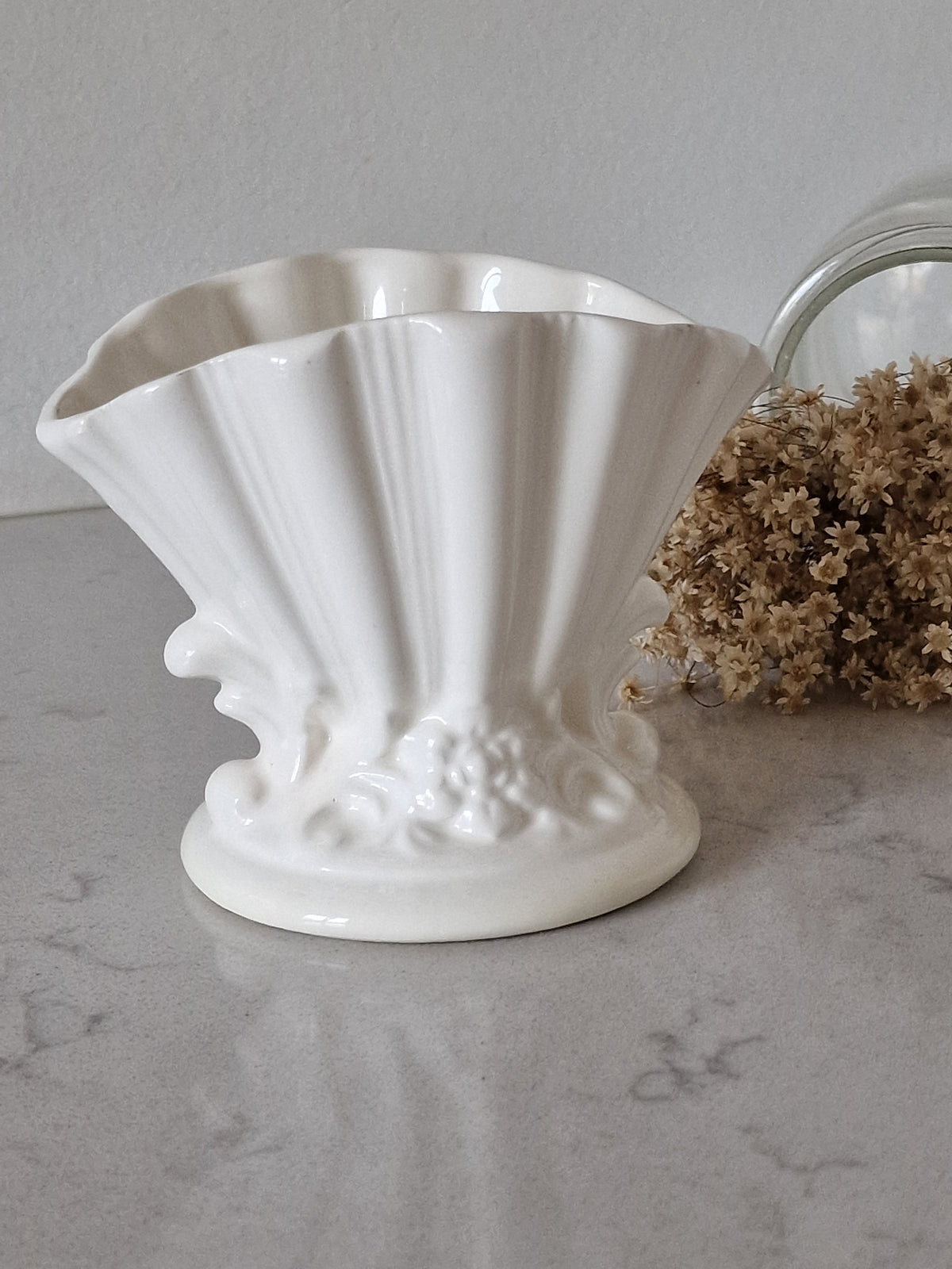 Porcelain flower pot