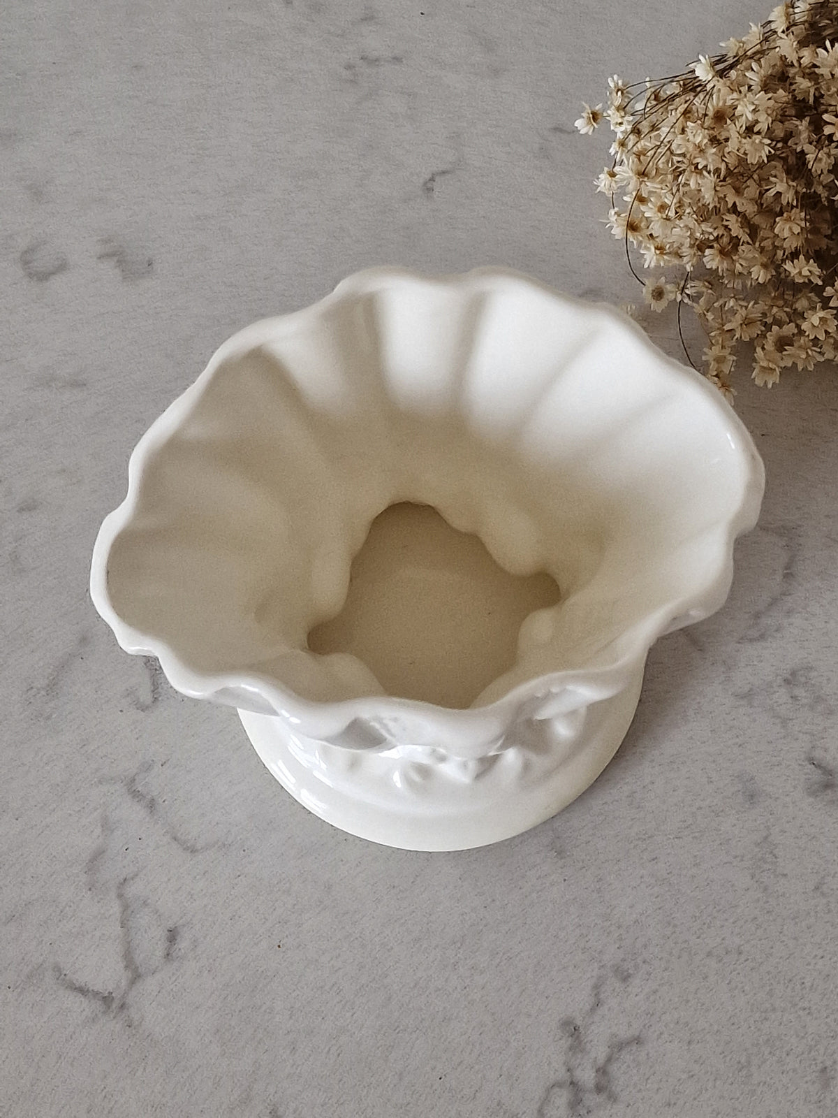 Porcelain flower pot