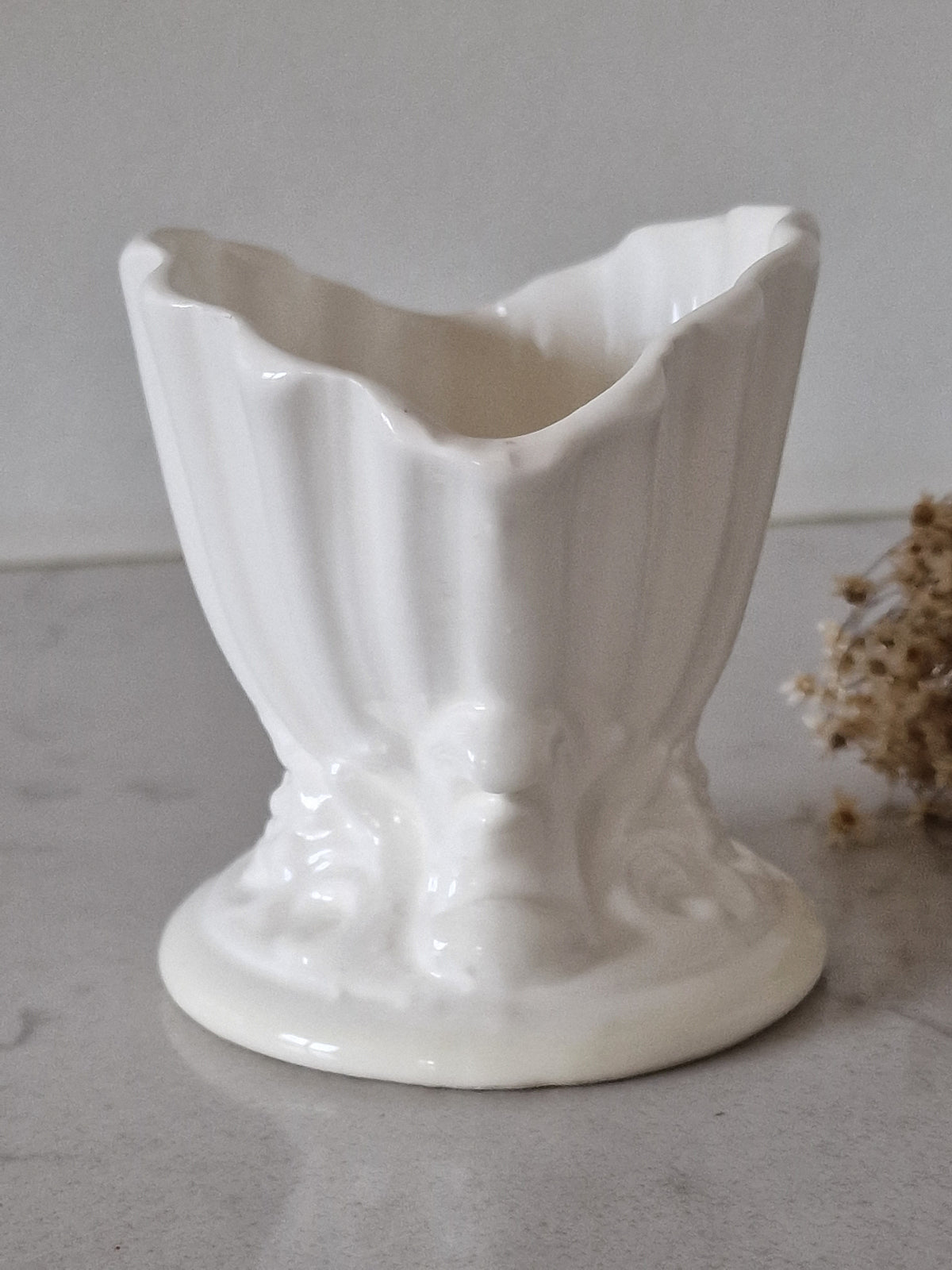 Porcelain flower pot
