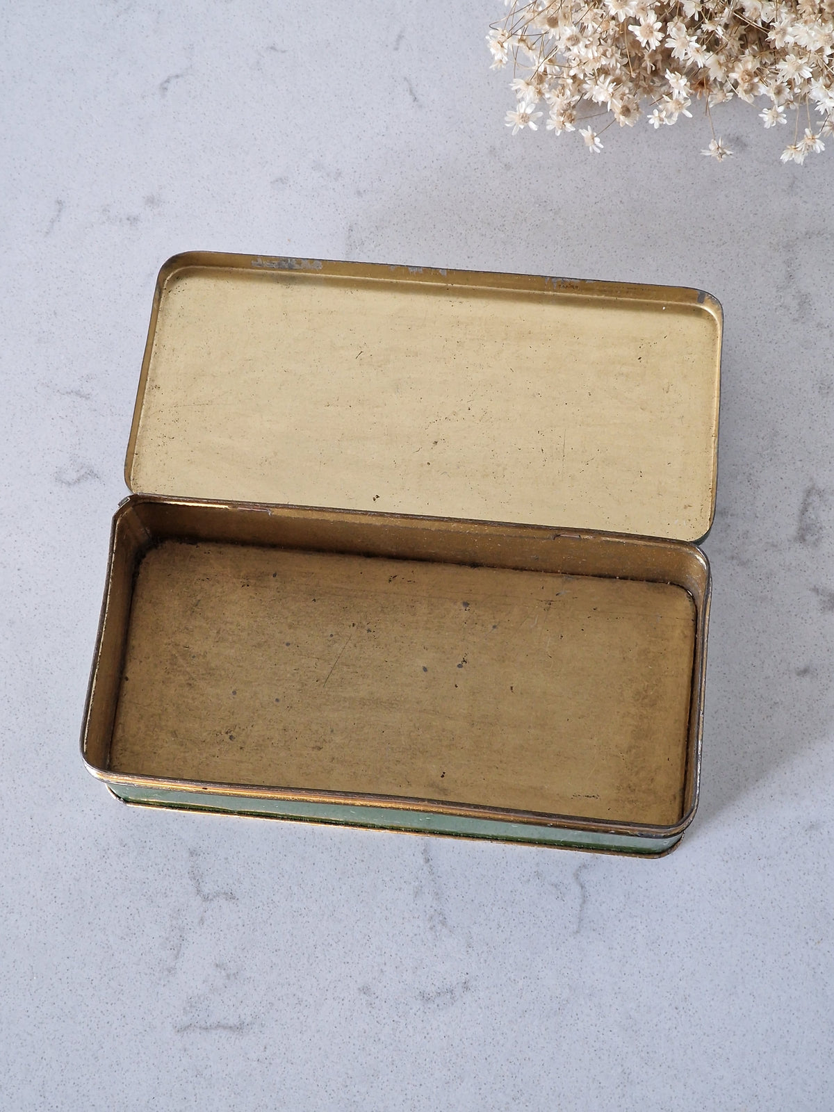 Singer tin box, 1950s