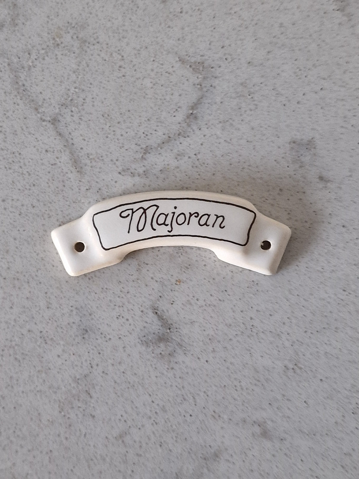 Keittiön posliinikyltit