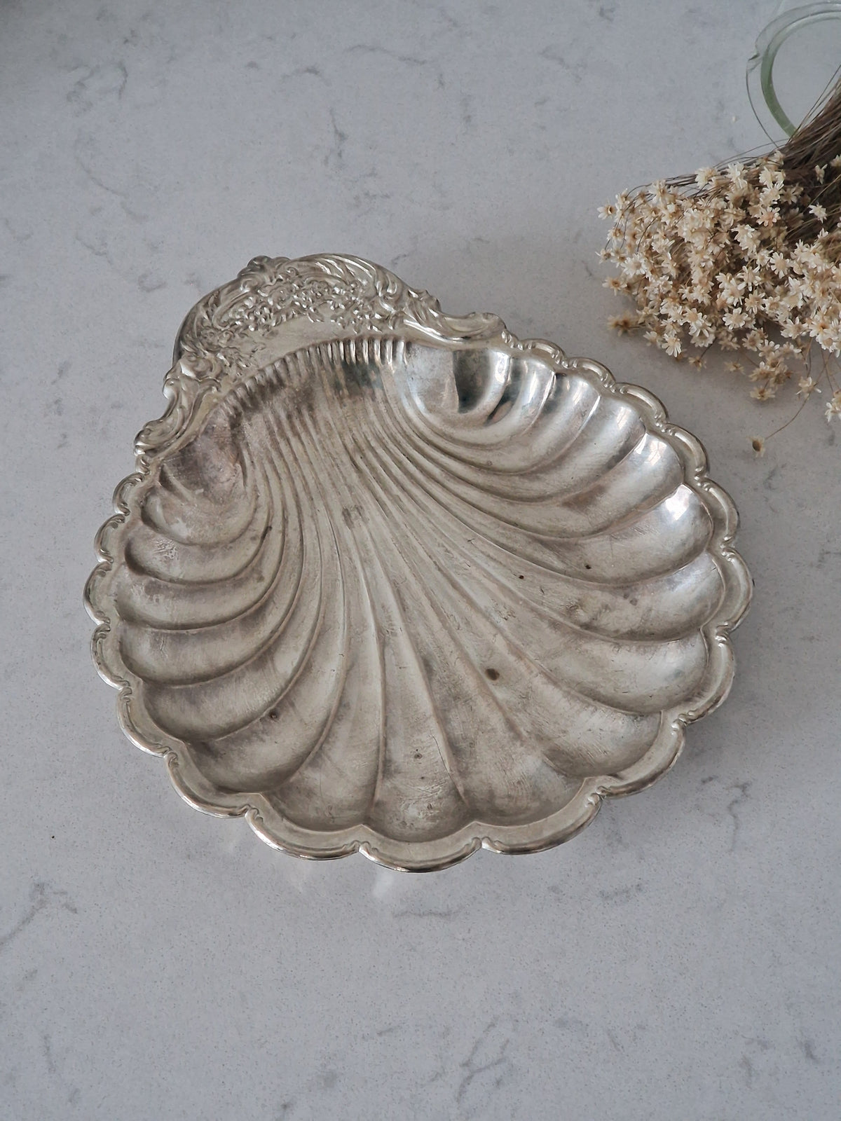 A big plate of clams