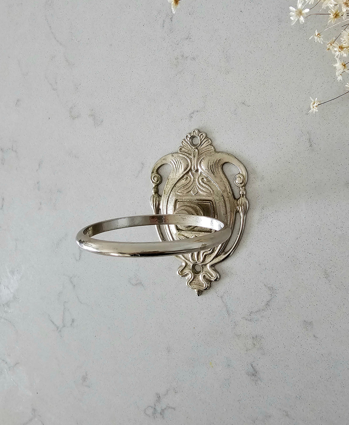 Italialainen vintage mukiteline