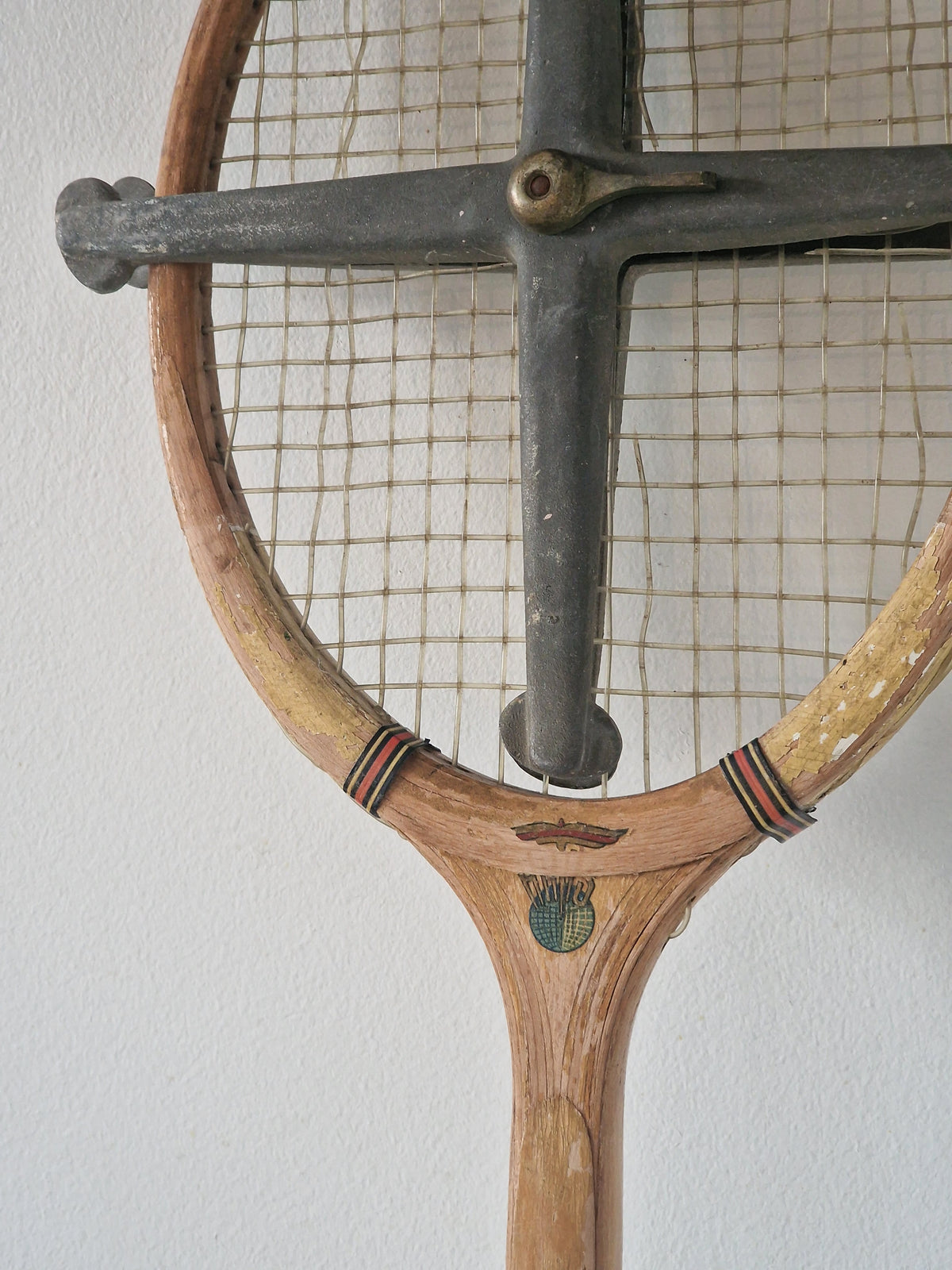 Tennismaila kehikolla