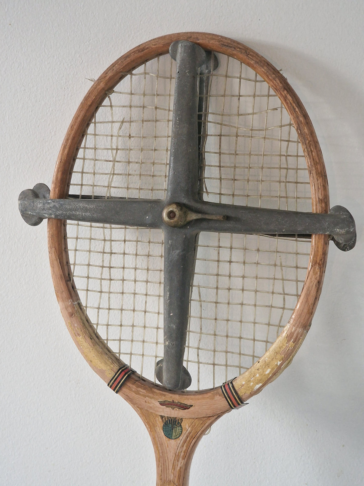 Tennismaila kehikolla