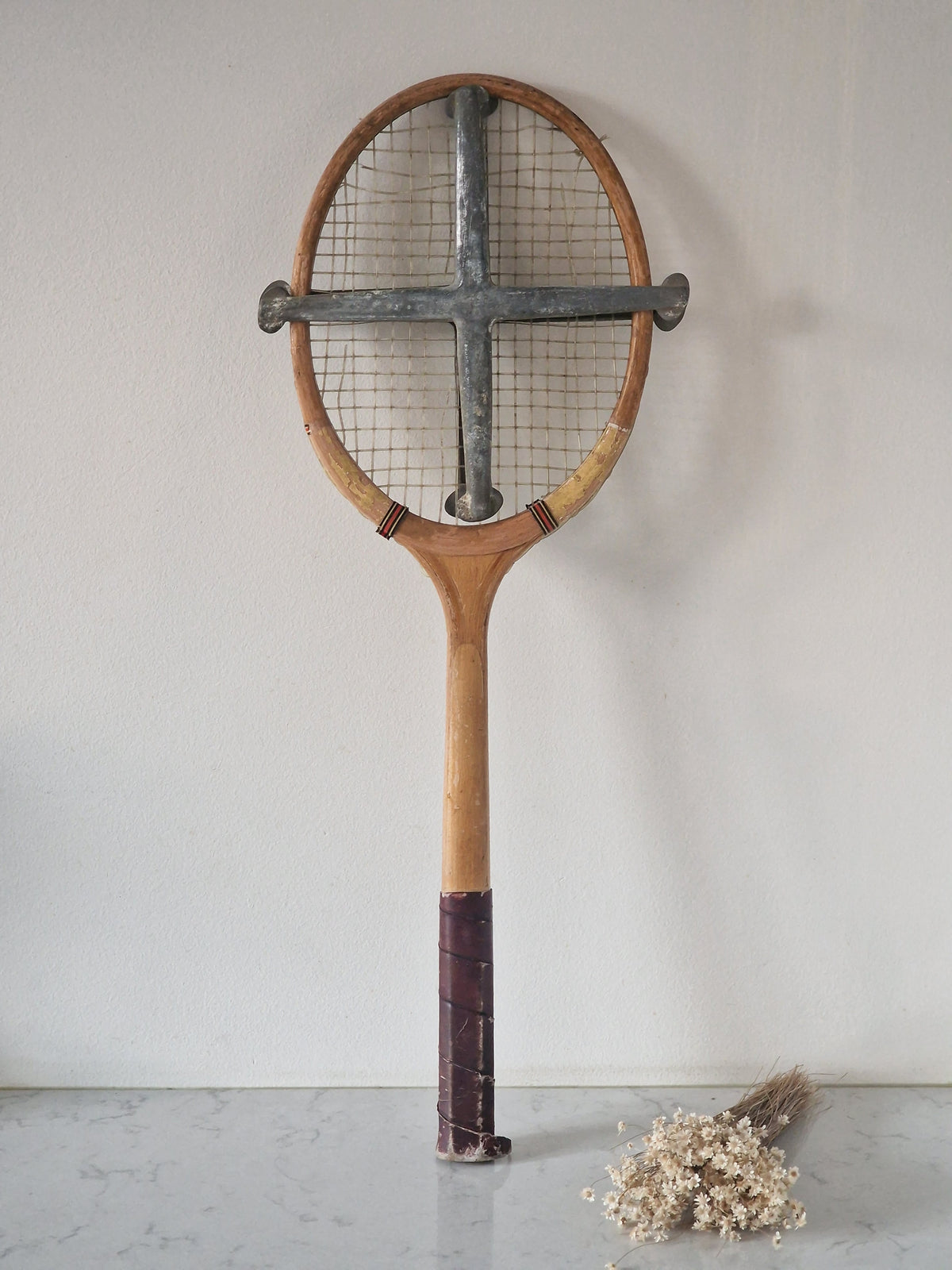 Tennismaila kehikolla