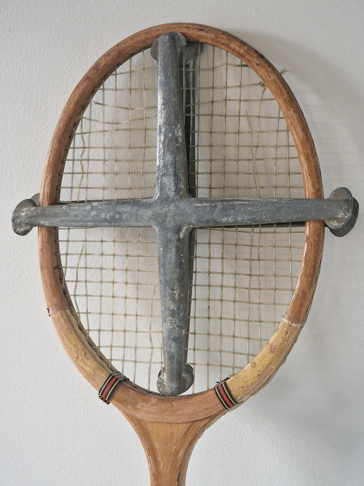 Tennismaila kehikolla