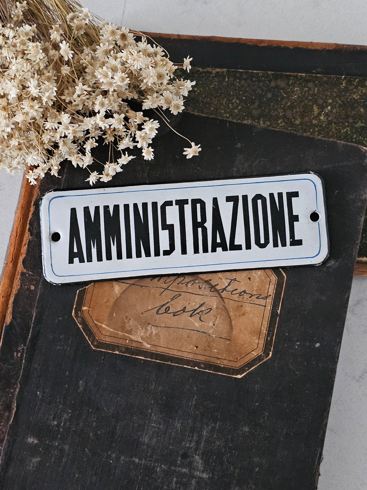 Vanha emalikyltti hallinto amministrazione