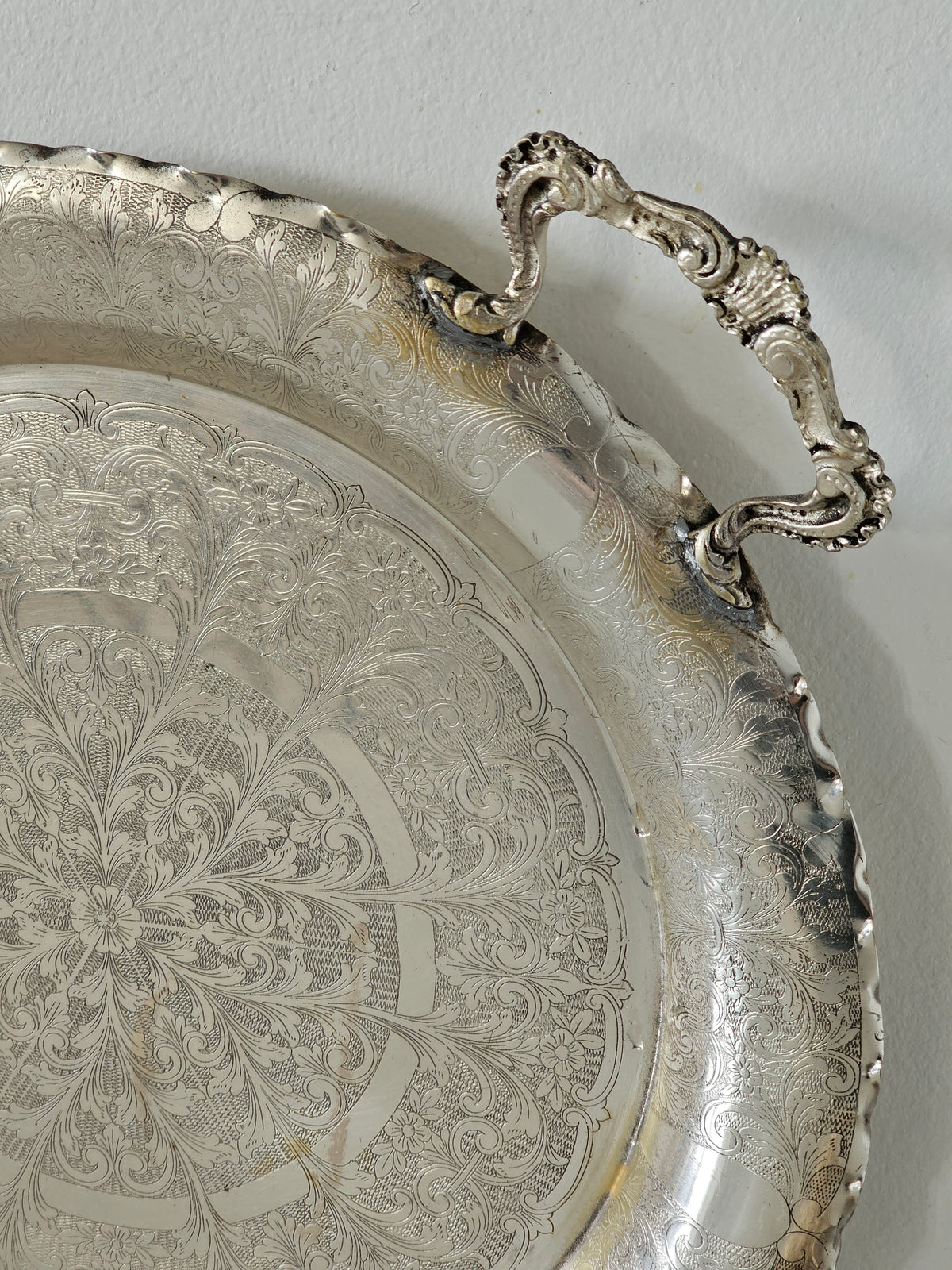Italialainen vintage metallitarjotin
