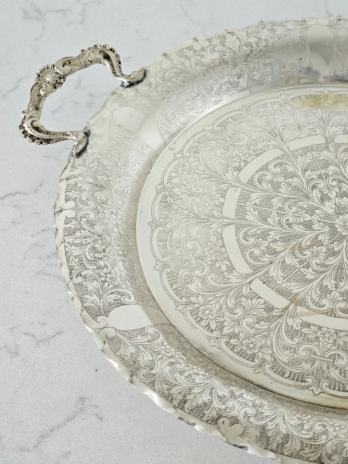 Italialainen vintage metallitarjotin