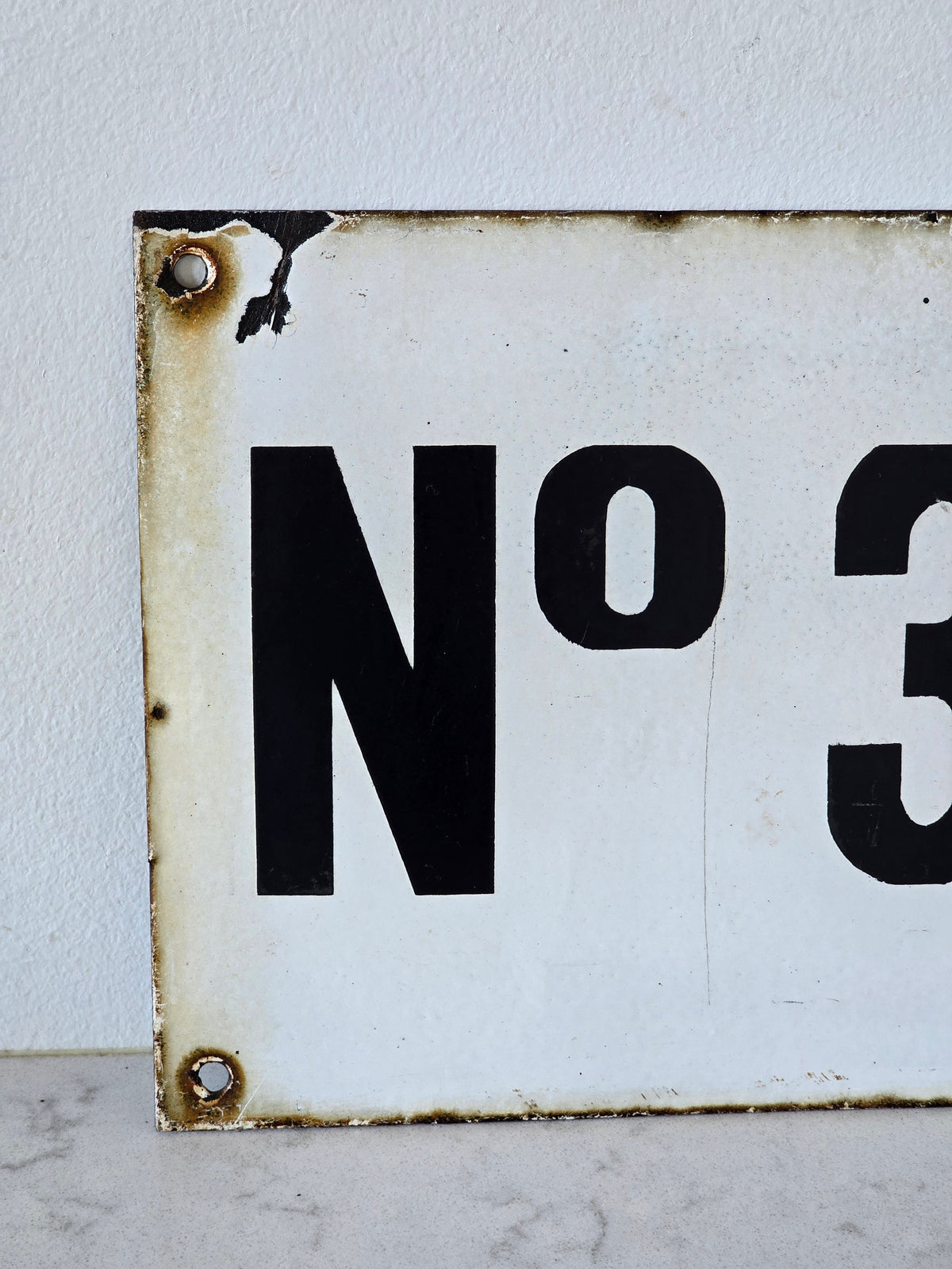 Vanha emalikyltti numero 35