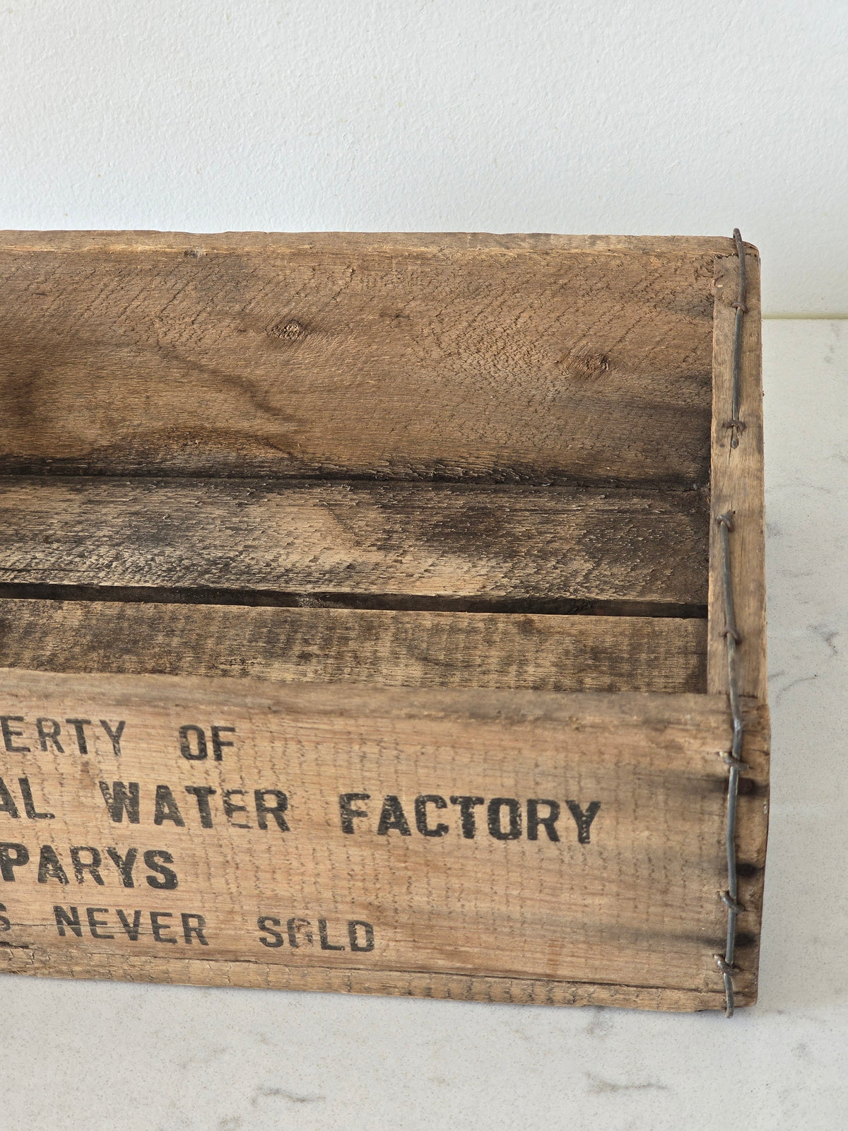 Parys Mineral Water Factory laatikko, 1900-luvun alkupuoli