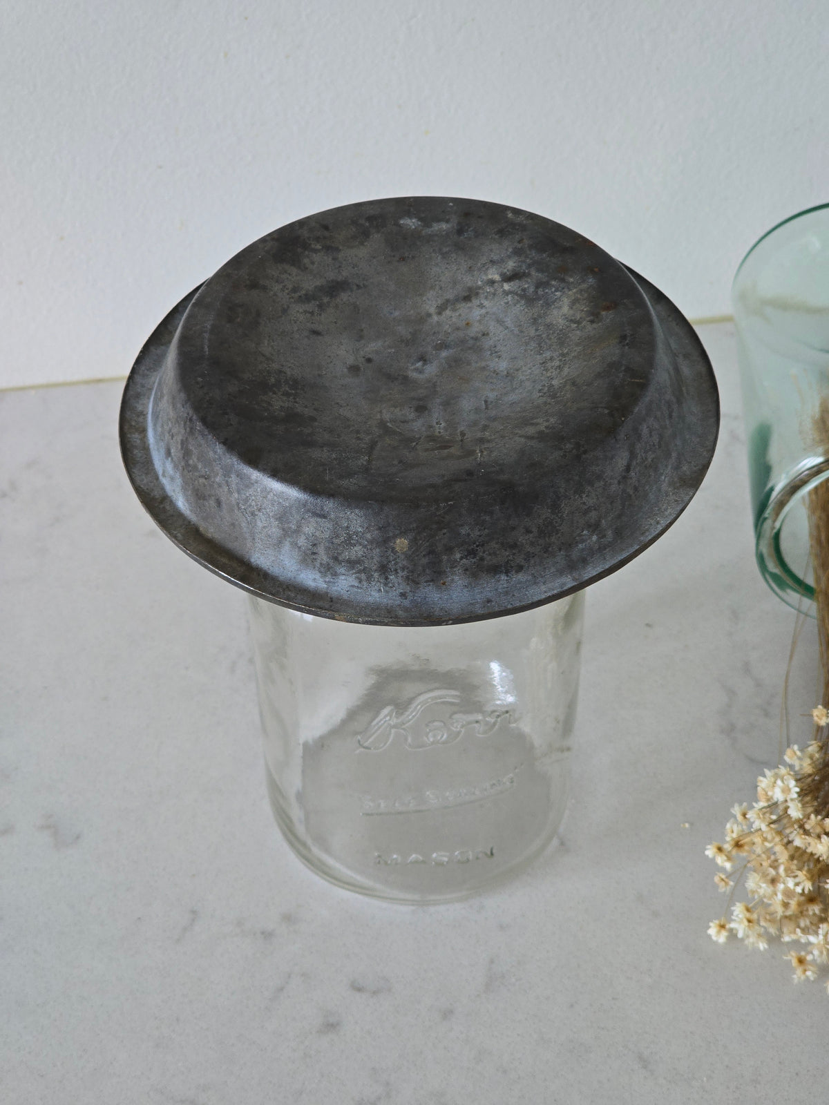 Vanha amerikkalainen tipujen juoma-astia, oudot vintage-esineet, weird antiques and vintage helsinki