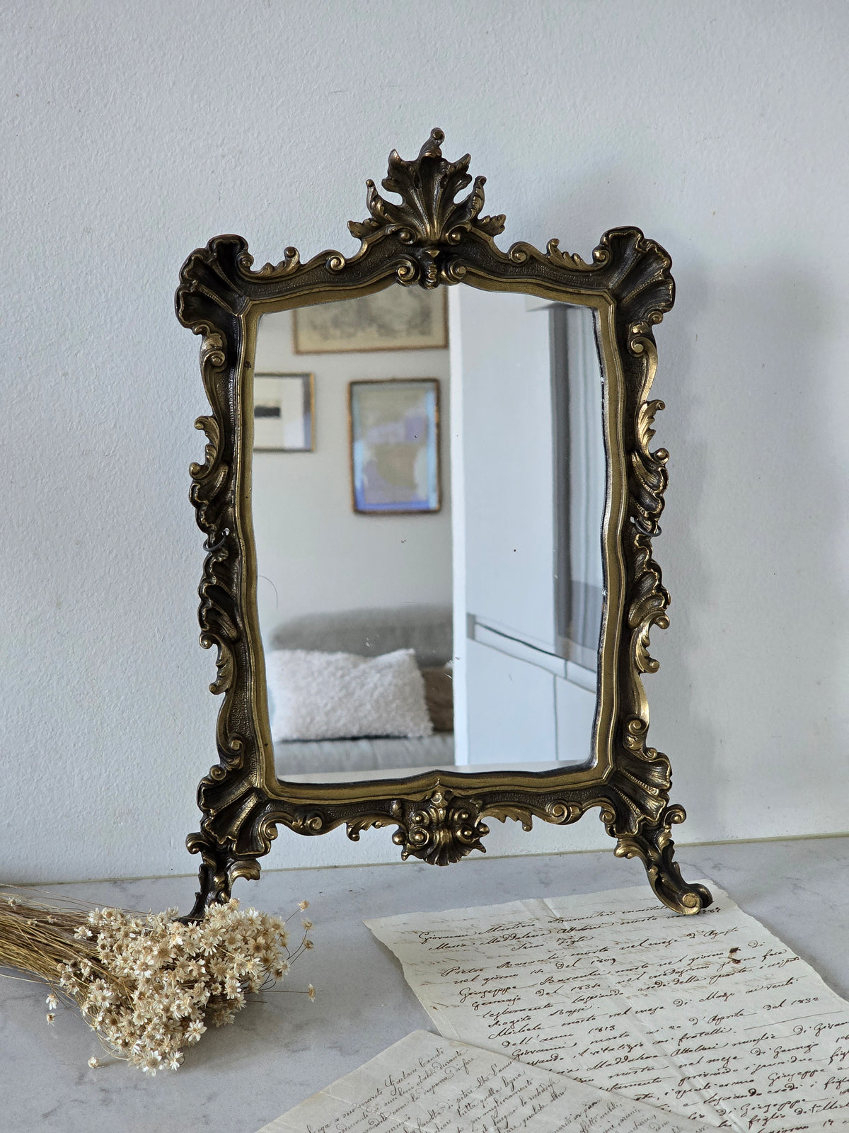 Simpukkakoristeinen vintage seinäpeili