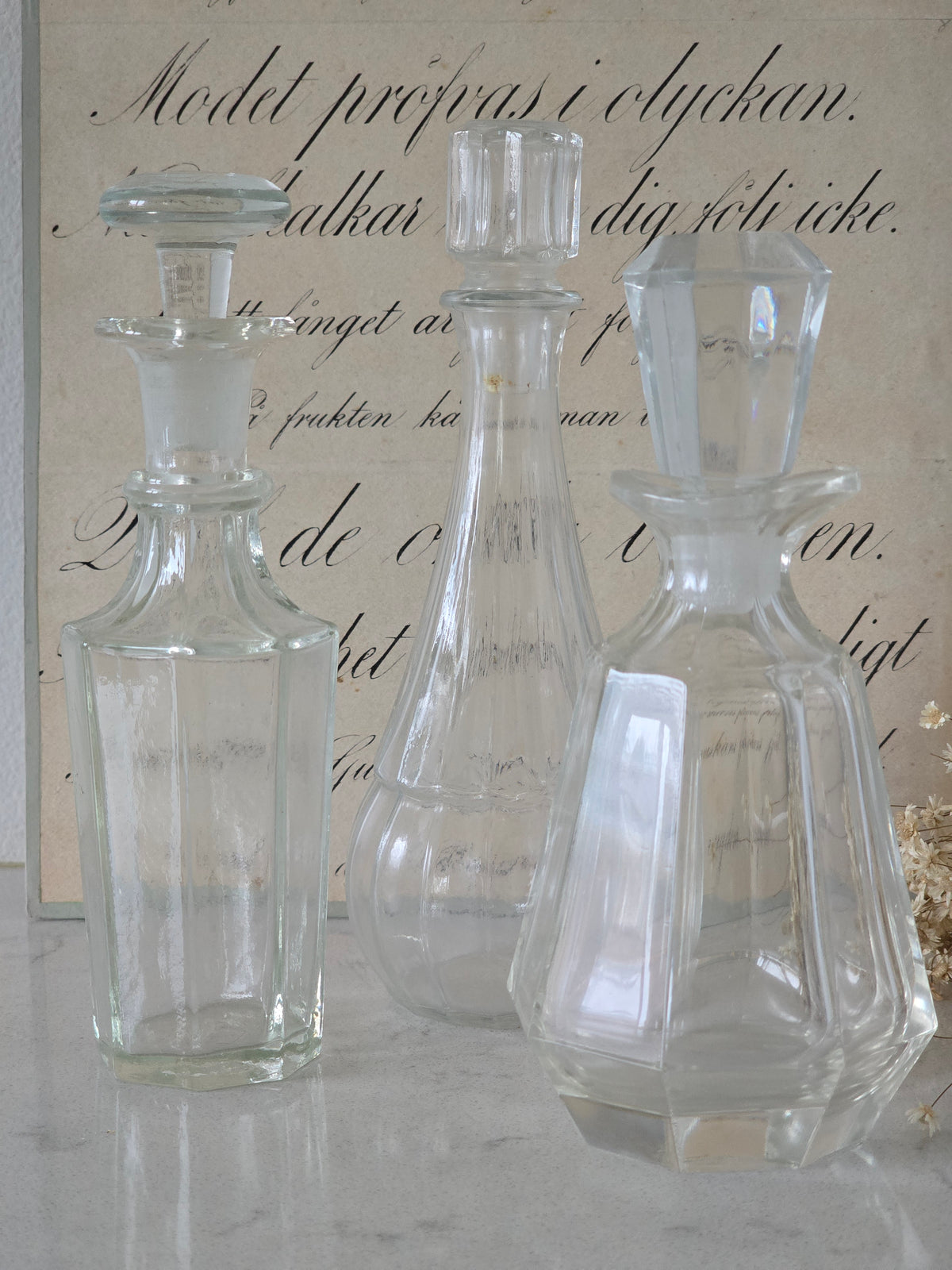 Setti lasisia vintage öljy/balsamico pulloja