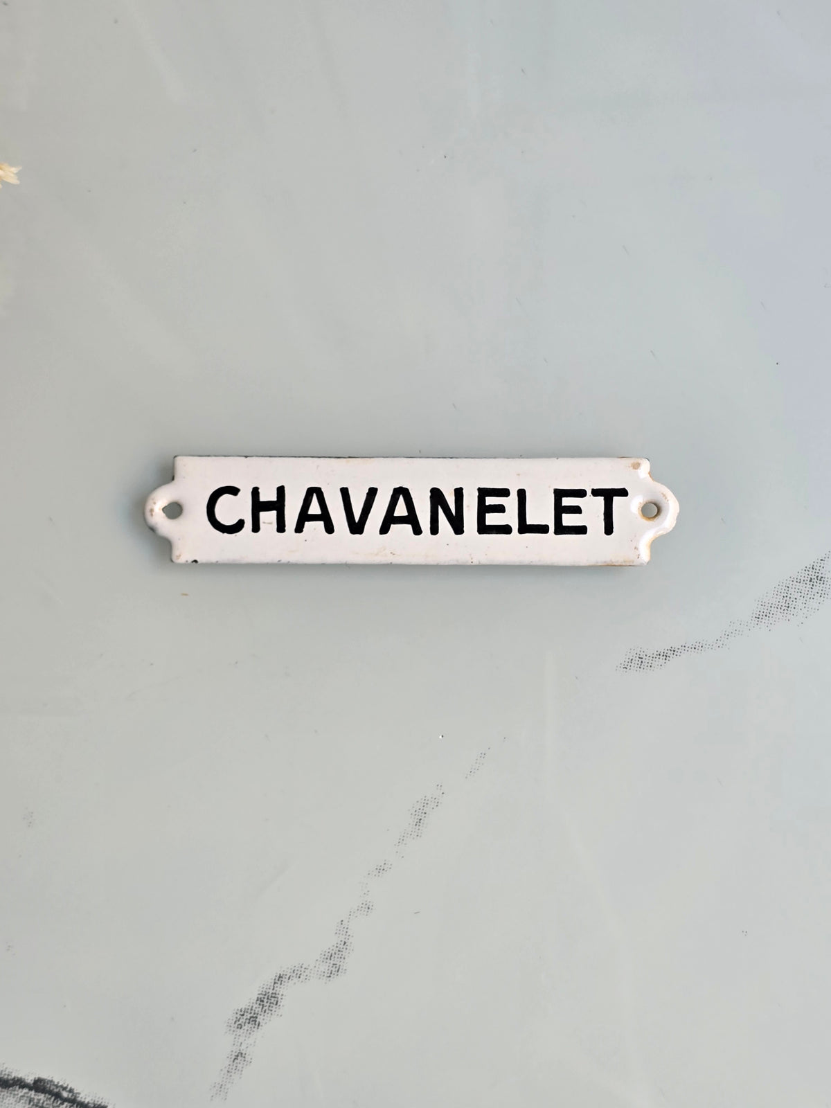 Vanha ranskalainen emalikyltti