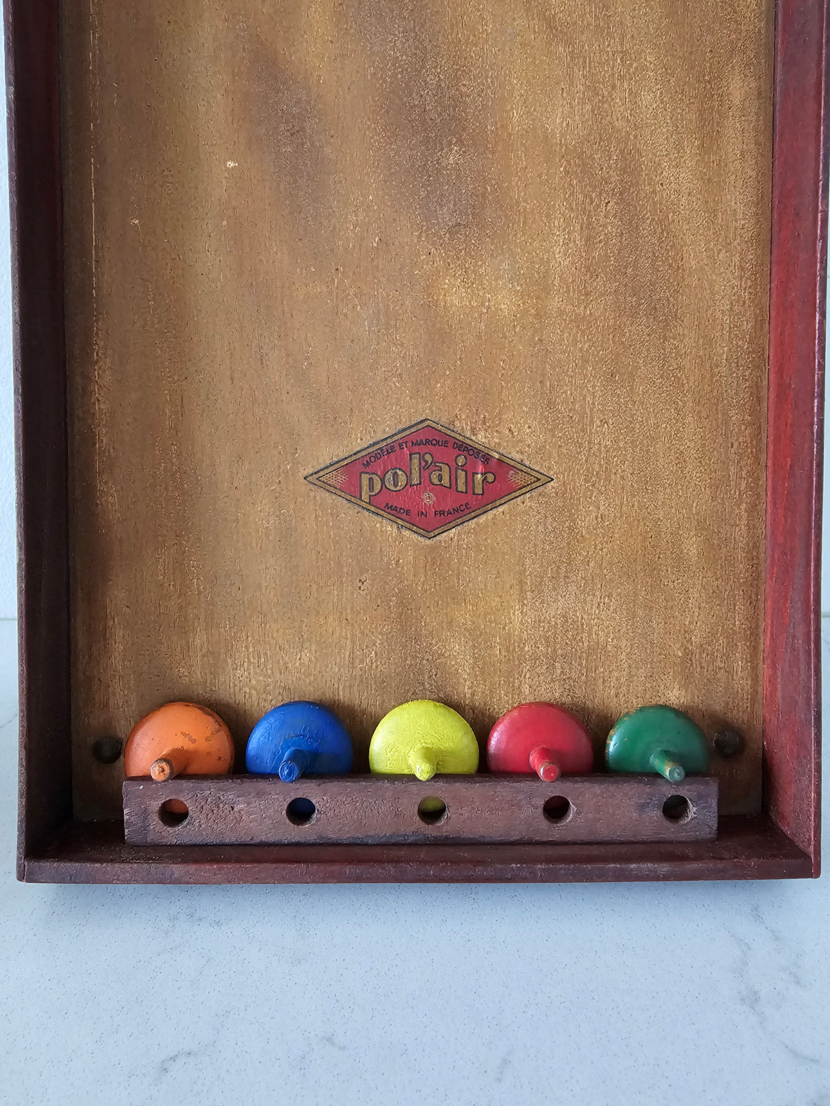 Vanha ranskalainen vintagepeli Pol Air, liiketilan sisustus vintage helsinki