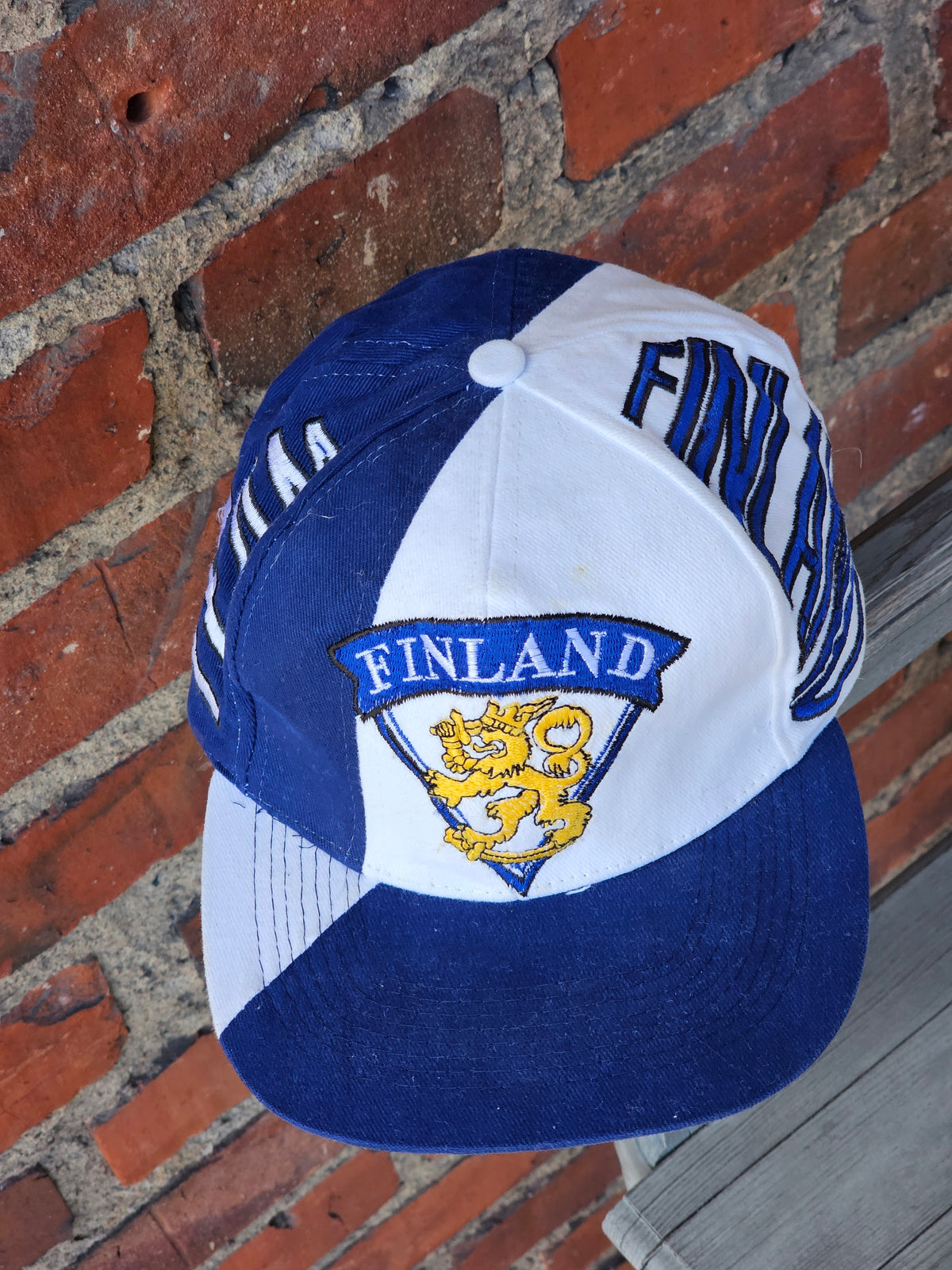 Leijonat Team Finland Karjala vintage lippis