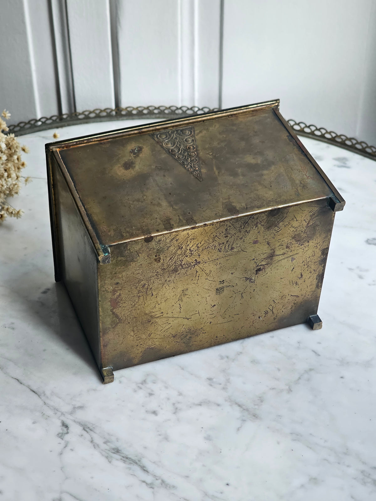 Art Nouveau metallilaatikko 1900-luvun alku