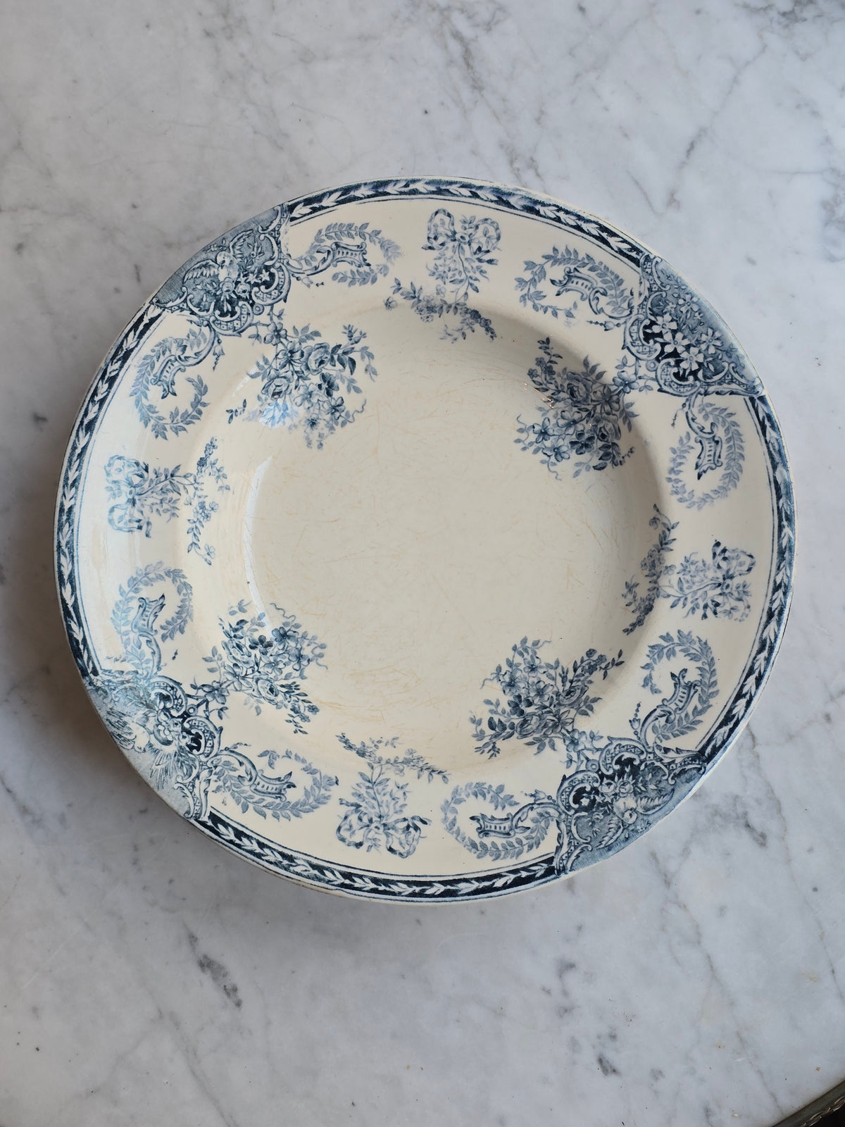 Vanhat ranskalaiset Terre De fer lautaset