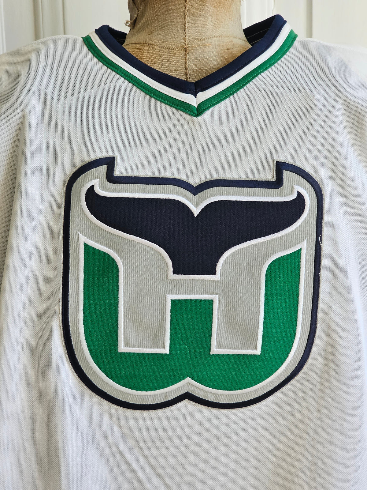 93-97 Hartford Whalers fanipaita Sanderson