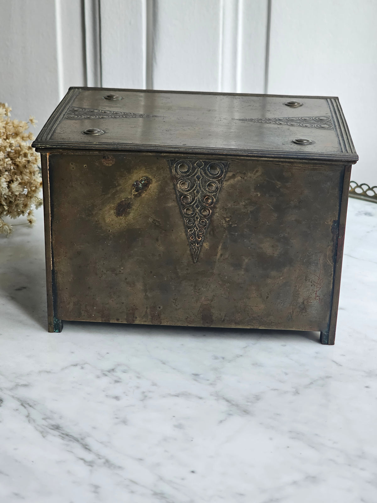 Art Nouveau metallilaatikko 1900-luvun alku