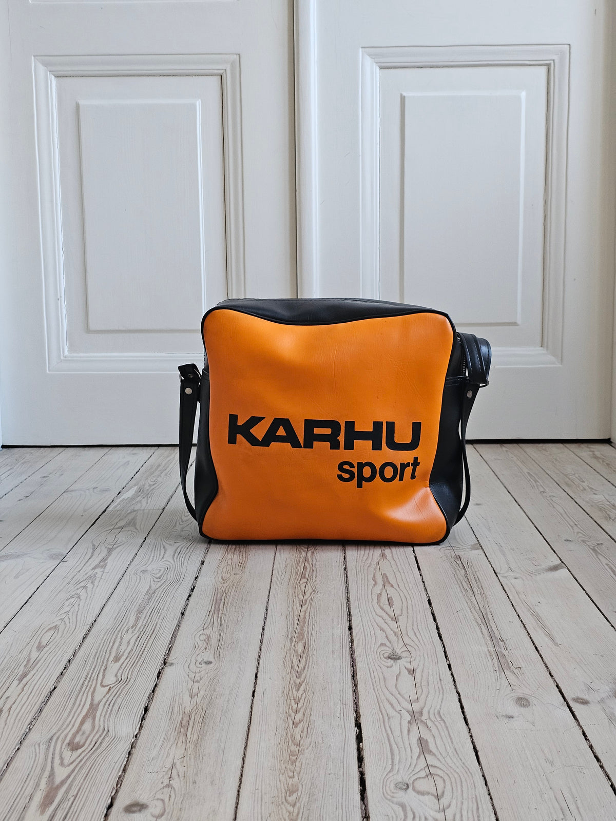 Karhu olkalaukku 80's