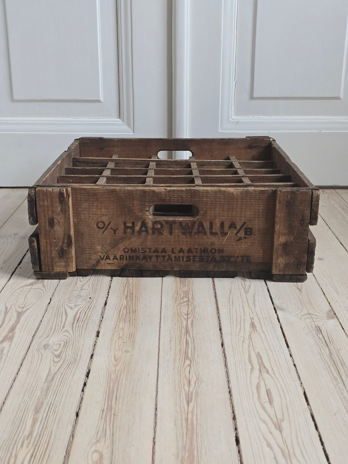 Oy Hartwall A/B vanha puinen vintage pullokori