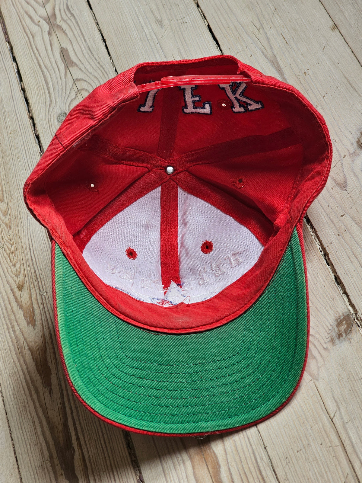 HIFK-lippis tähtilogolla 90's