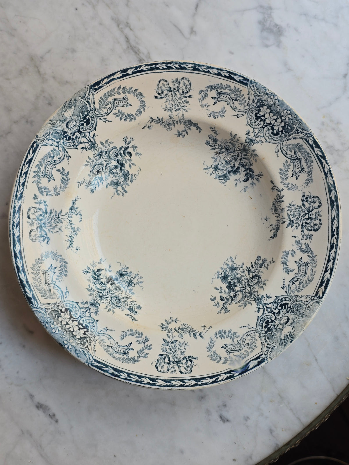 Vanhat ranskalaiset Terre De fer lautaset
